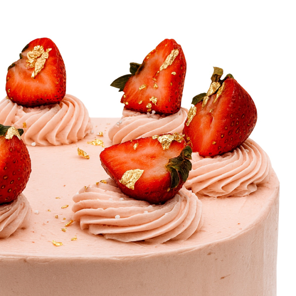Gâteau classique Dcake à la fraise, crème rose et feuilles d'or