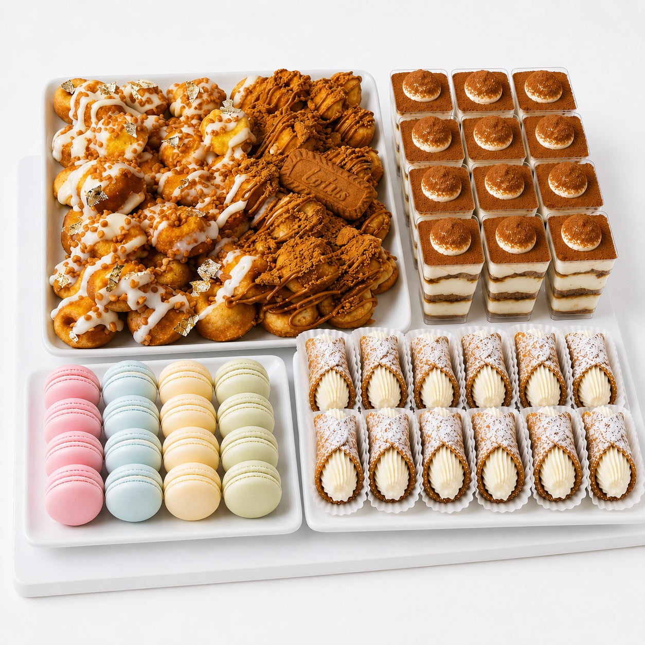 Plateau Réception Premium Dcake : bouchées garnies, tiramisus, macarons et cannolis